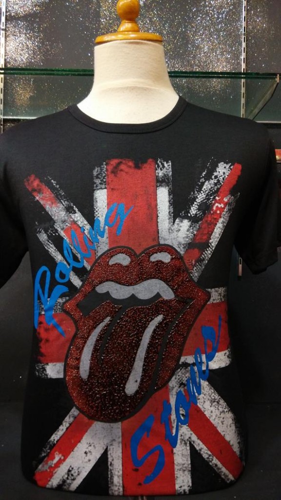 kaos istrendy terbaru rolling stone bendera hitam
