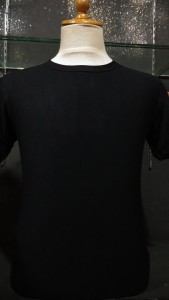 kaos hitam polos